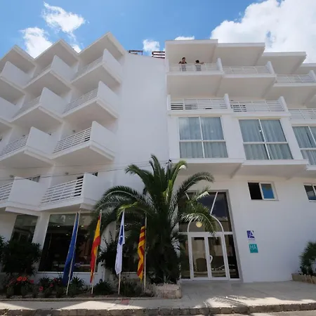 azuLine Hotel Palmanova Garden-3