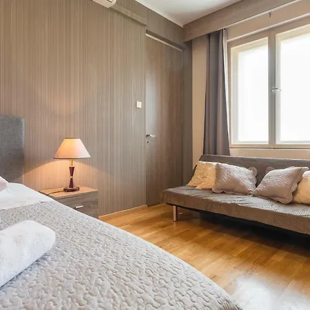 Golden Split Rooms-2
