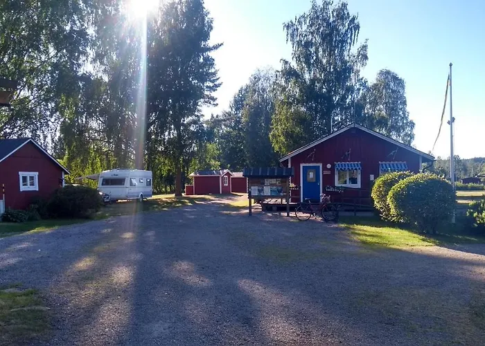 Byns Camping And Canoe Tours