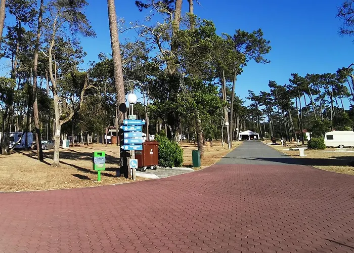 Mira Lodge Park