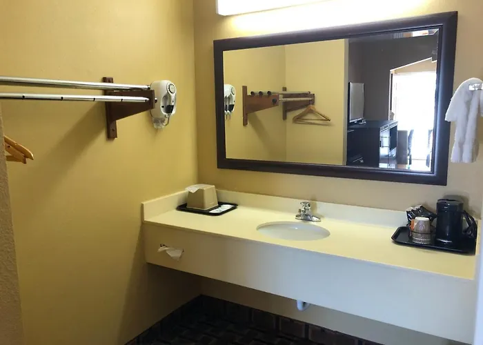 La Grange Executive Inn And Suites