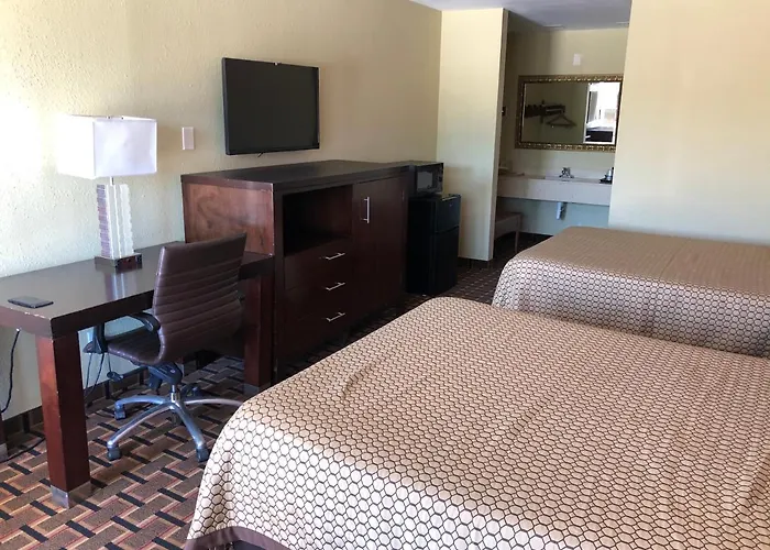 La Grange Executive Inn And Suites