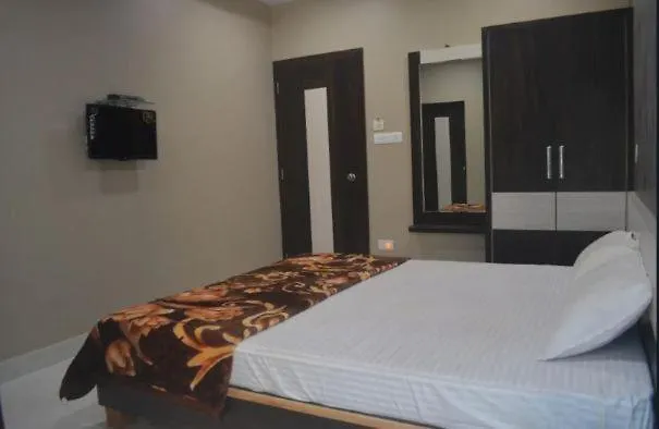 Premium Hotel Near Nagoa Beach