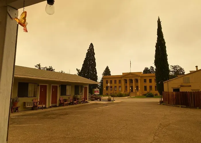 Independence Courthouse Motel