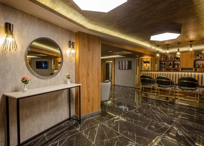 Kayhan City Hotel