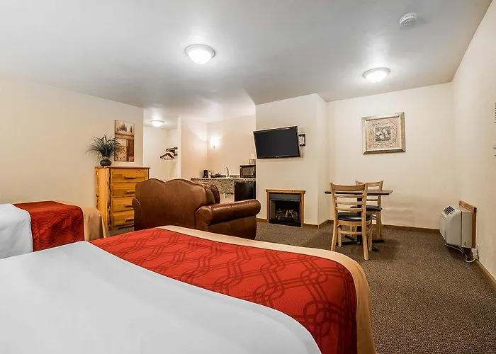 Econo Lodge Inn & Suites Kalispell - Glacier National Park Gateway