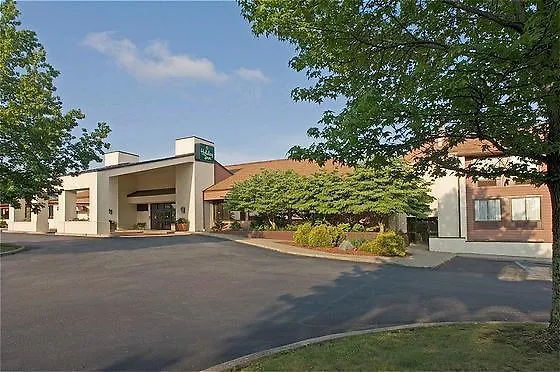 Holiday Lodge Hotel