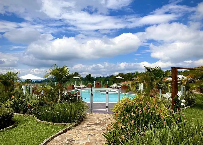 Hotel Estrella Del Monte