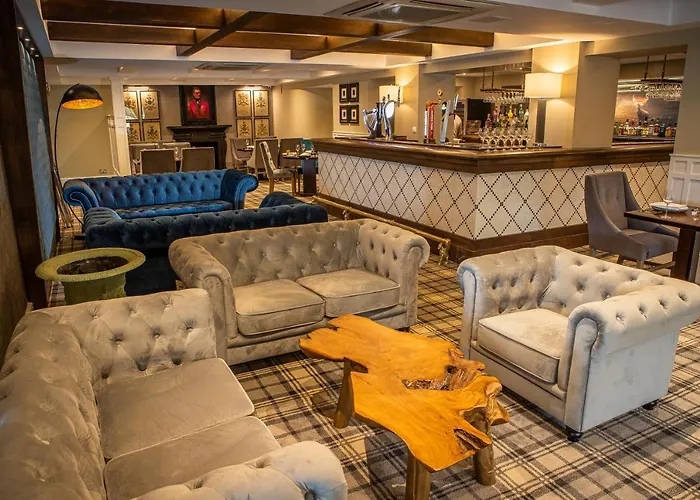 Crowwood Hotel And Alba Restaurant