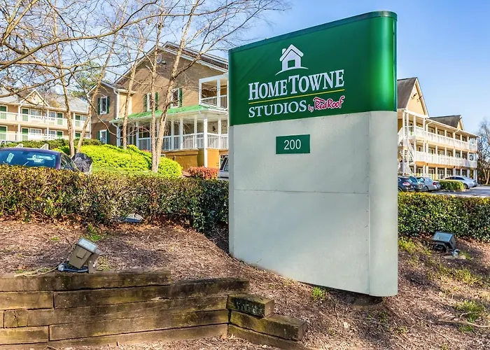 Hometowne Studios By Red Roof Atlanta - Norcross Downtown