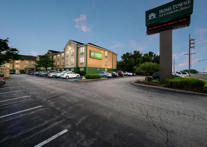 Hometowne Studios By Red Roof St. Louis - Airport/N Lindbergh