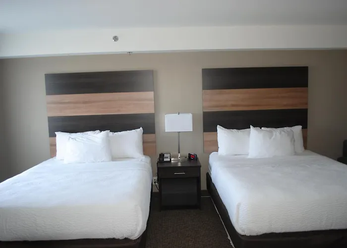 Days Inn & Suites By Wyndham Lindsay