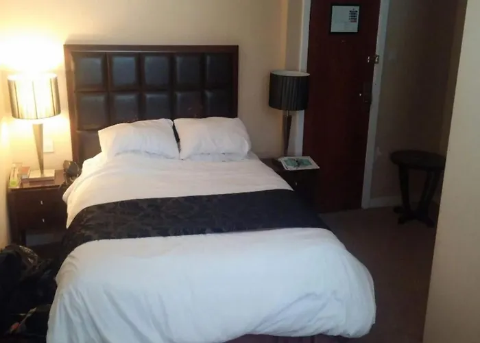Oyo Clayton Lodge