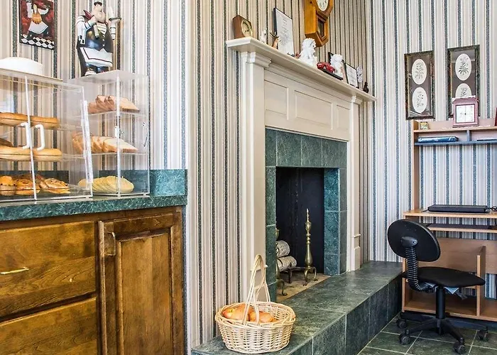 Best Western Marshall Manor