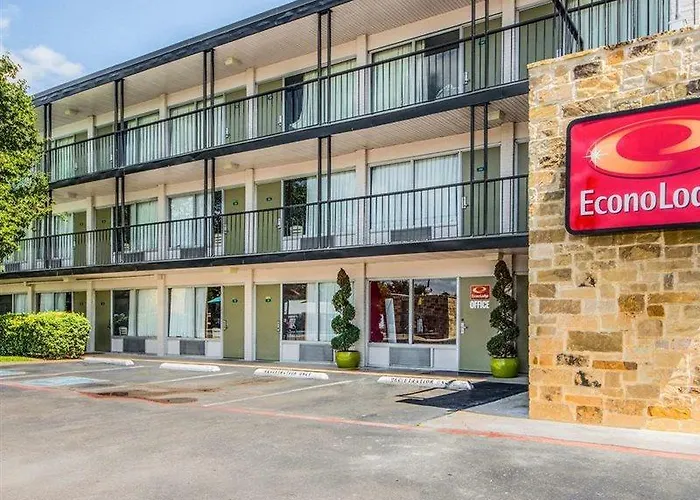 Econo Lodge Airport I-35 North