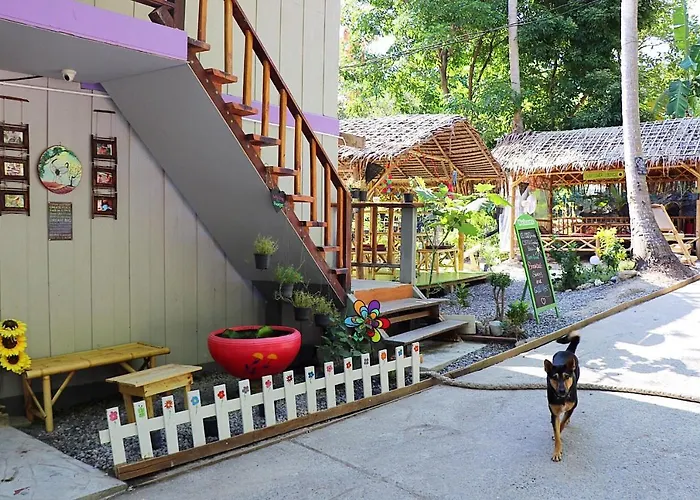 Sunflower Guesthouse And Animal Rescue - Koh Lipe