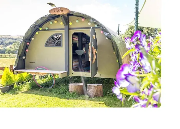 Bcc Lochness Hostel Pods