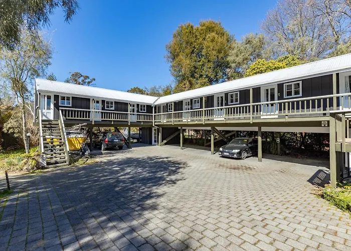 Sportsmans Lodge