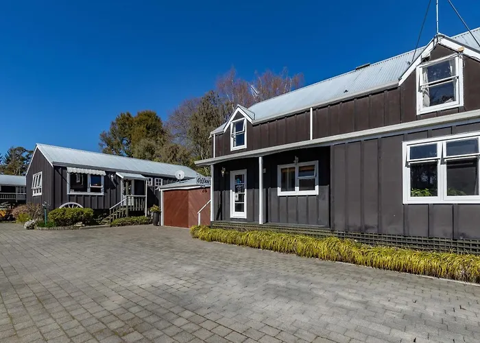 Sportsmans Lodge