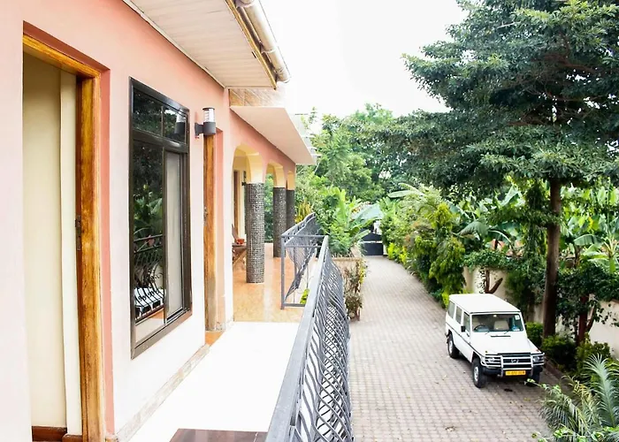 Bright Star Hotel & Safaris