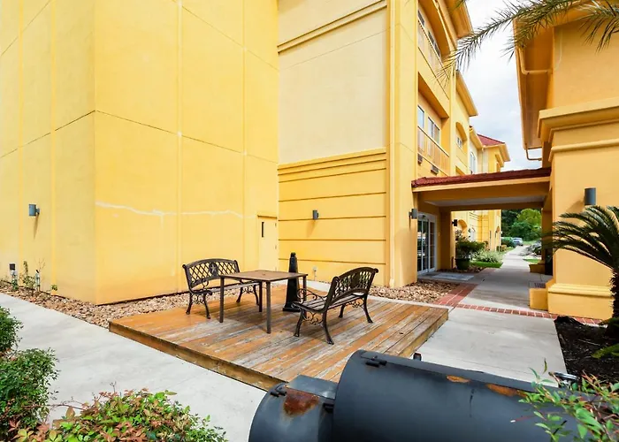 La Quinta By Wyndham Livingston