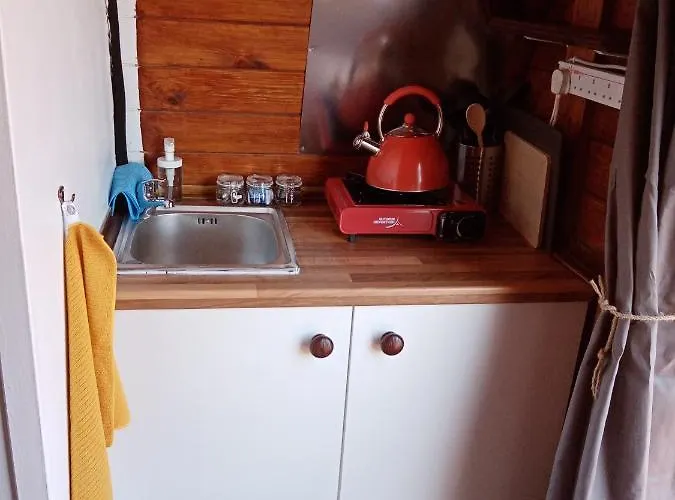 Wee Hoose Glamping 3