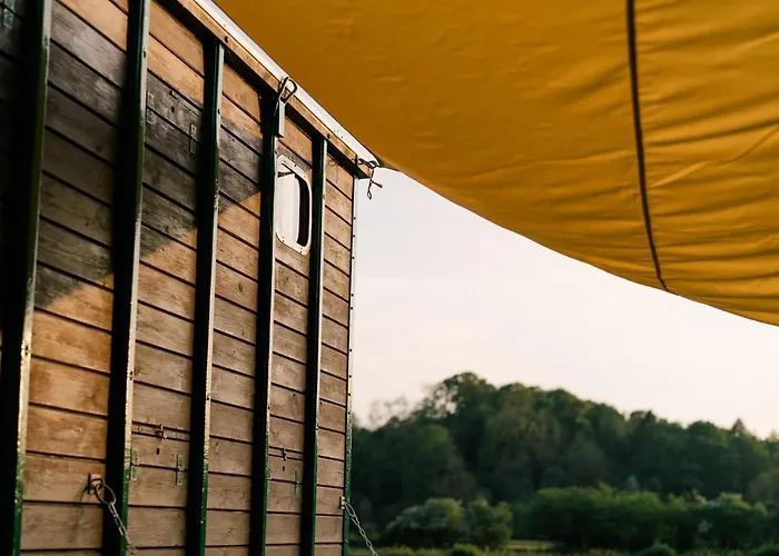 Abbeyfield Horsebox Glamping