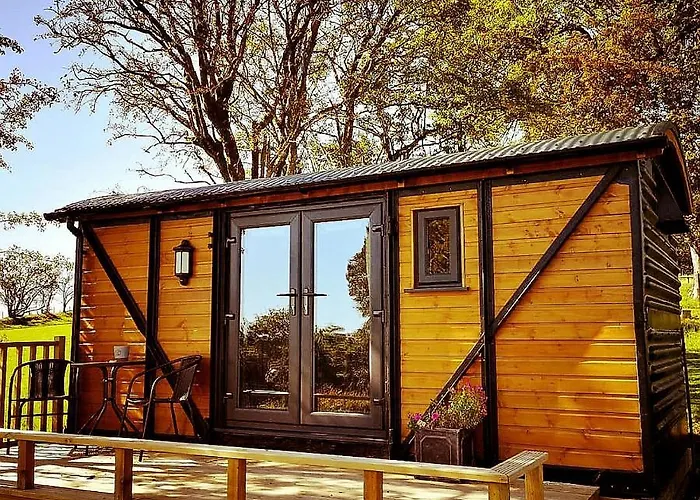 Pen-Rhos Luxury Glamping "The Hare Hut"
