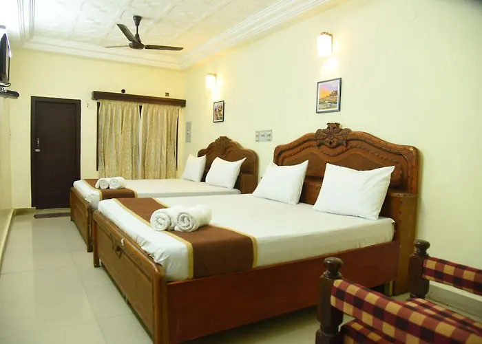 Hotel Raja Palace