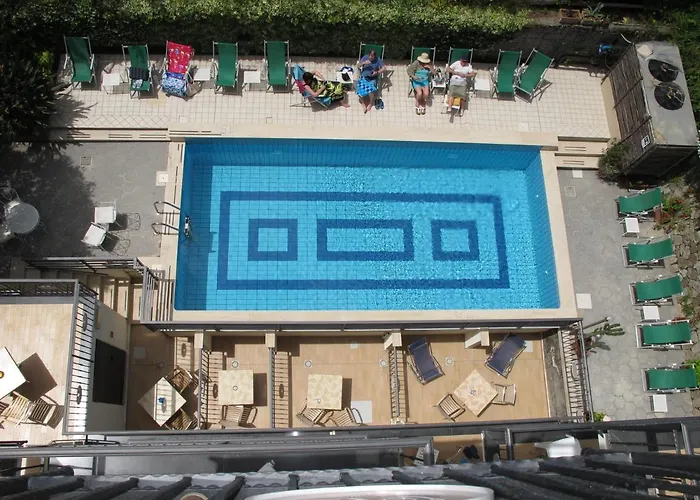 Hotel Club (Adults Only)