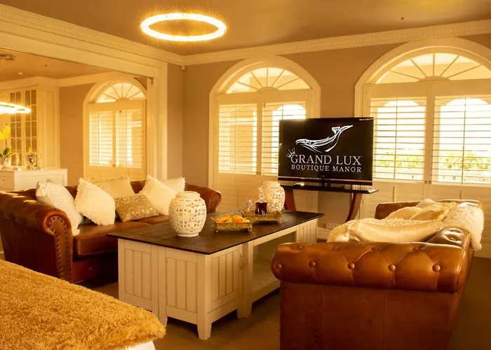 Grand Lux Boutique Manor