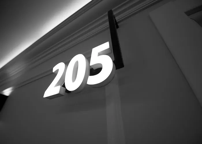 2H Horizon Hotel