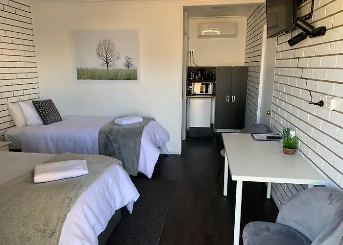 Kings Avenue Motel
