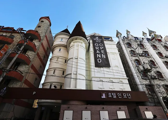 Hotel In Modern