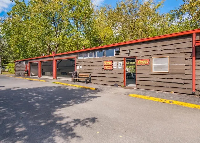 Rondout Valley Camping Resort Deluxe Park Model 11