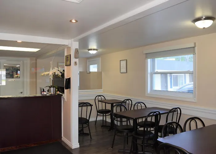 Knights Inn Arnprior