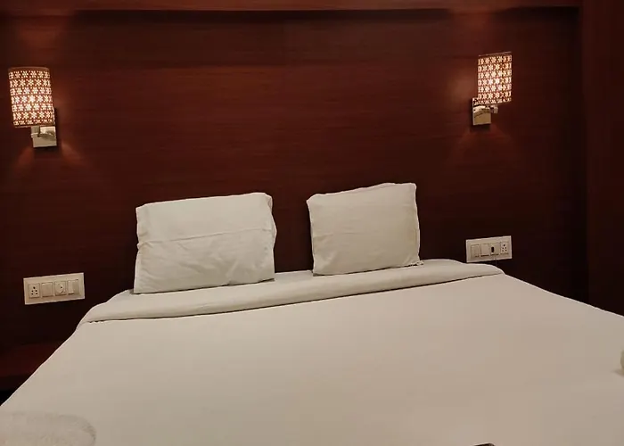 Fabhotel Spring Inn - Nr Borivali Station