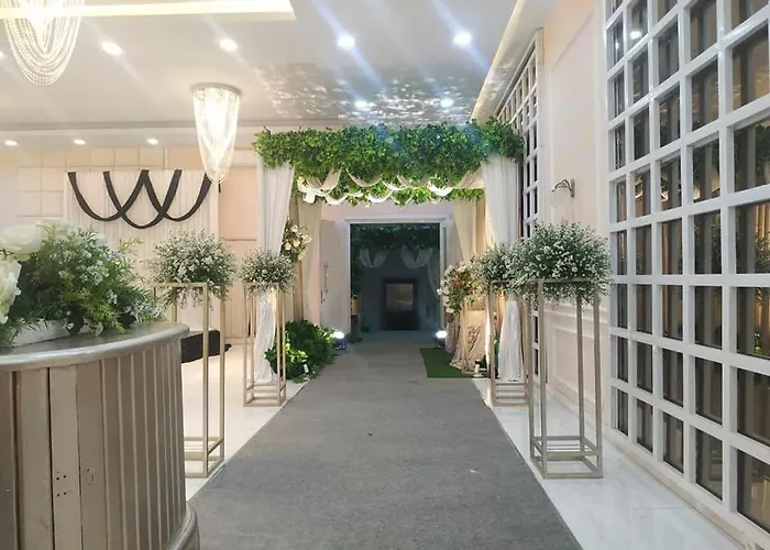 City Hotel