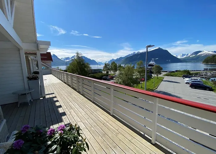 Sunde Fjord Hotel, Free And Easy Parking
