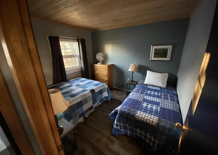 The Pines Motel And Cottages