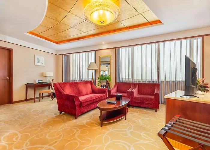 Days Hotel & Suites Jiaozuo