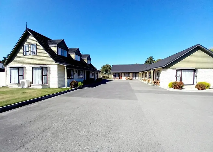 Academy Lodge Motel