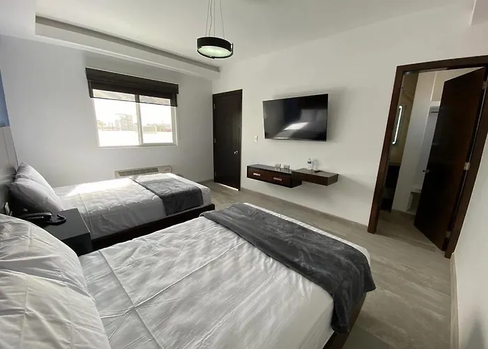 Sand Mar Hotel