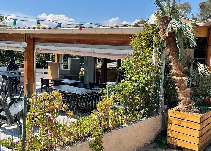 Mobil Home Chalet 35 M2 Camping L Ile D Or Saint-Raphael