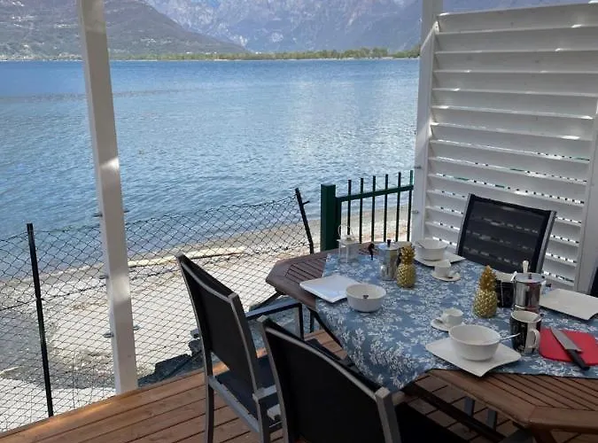 Bungalow Lido Di Colico, Front Lake And City Center