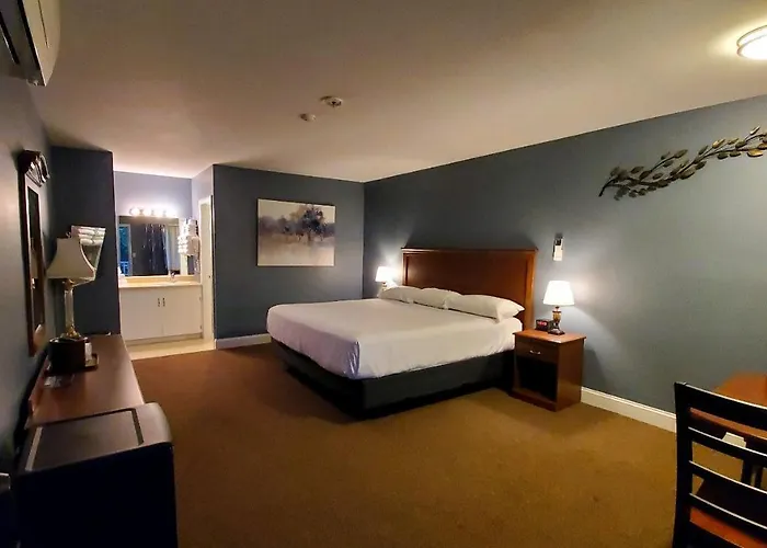 Birch Knoll Motel