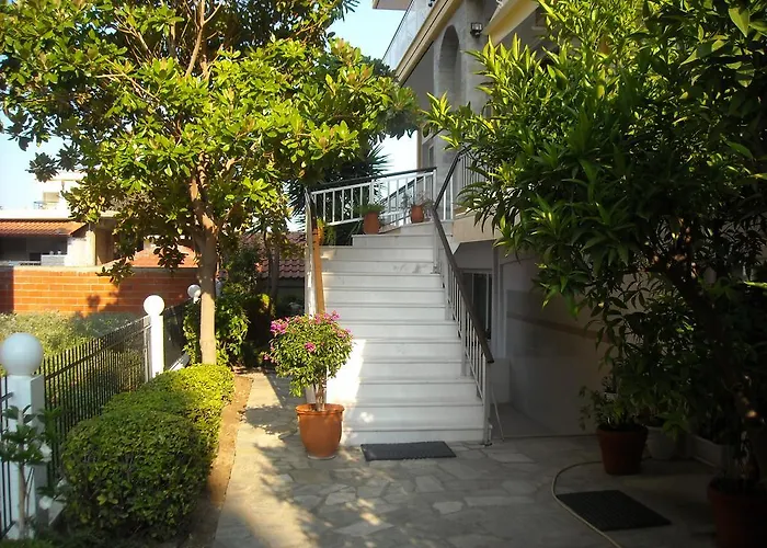 Iris Hotel