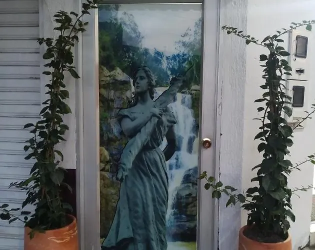 Hotel Policarpa