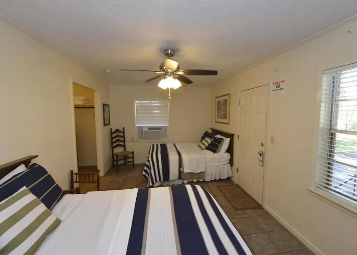 Shiner Country Inn