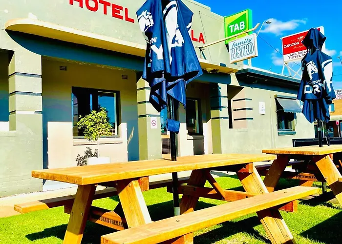 Lake Mulwala Hotel